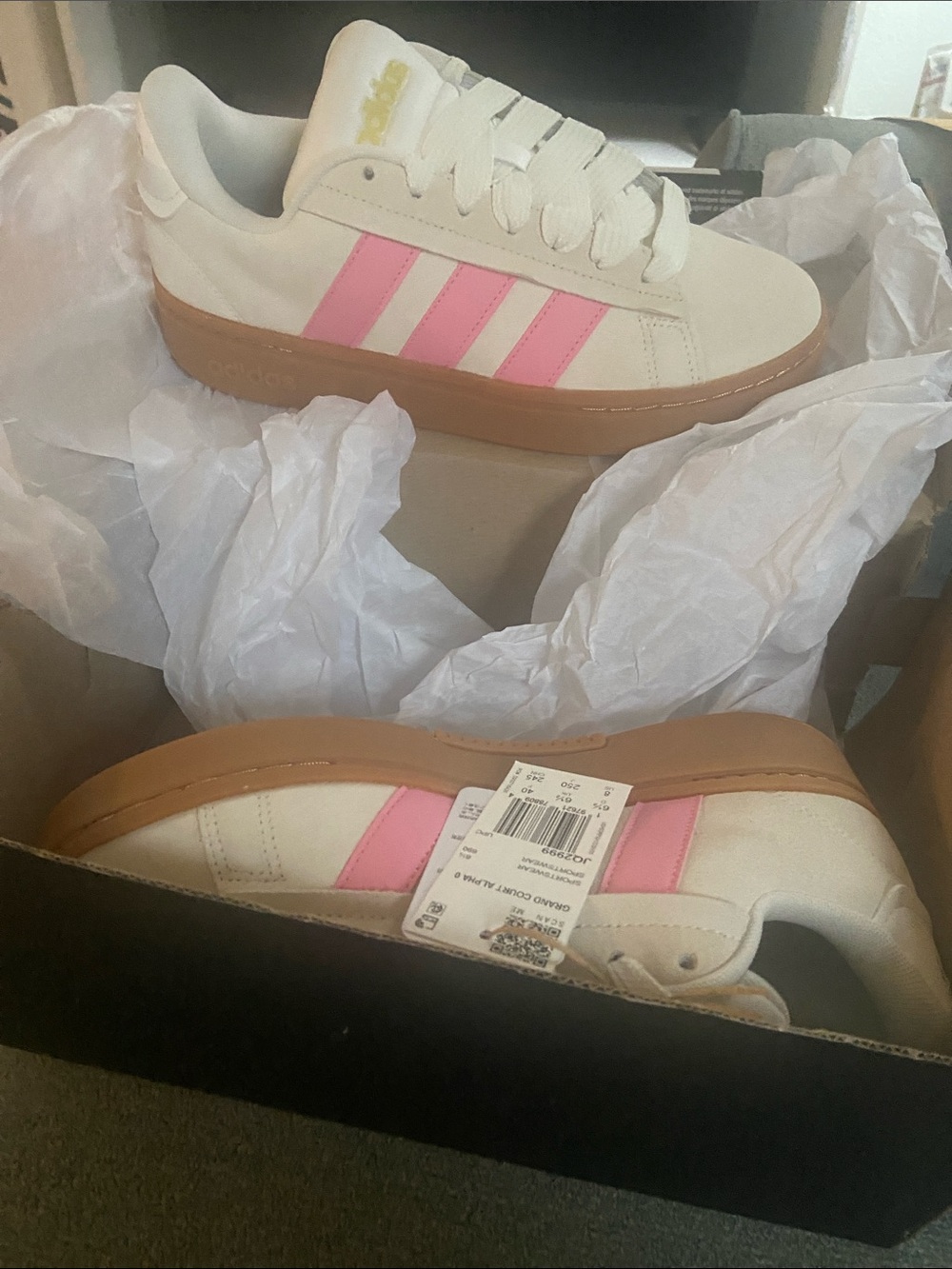 Classic Low-Top Sneakers in White with Pink Stripes and Gum Sole